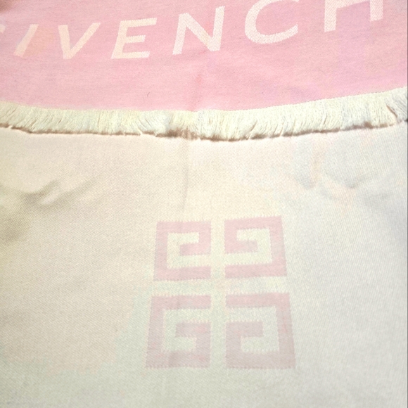 Givenchy New Light Pink oversized Shawl/Scarf wool/ Silk NWT Authentic ❣️ - Picture 2 of 10